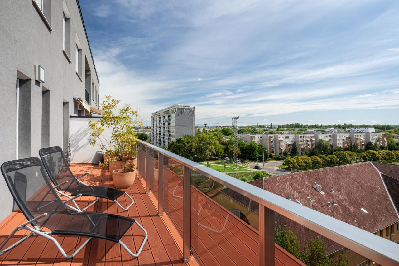 Apartment Sunset Towers