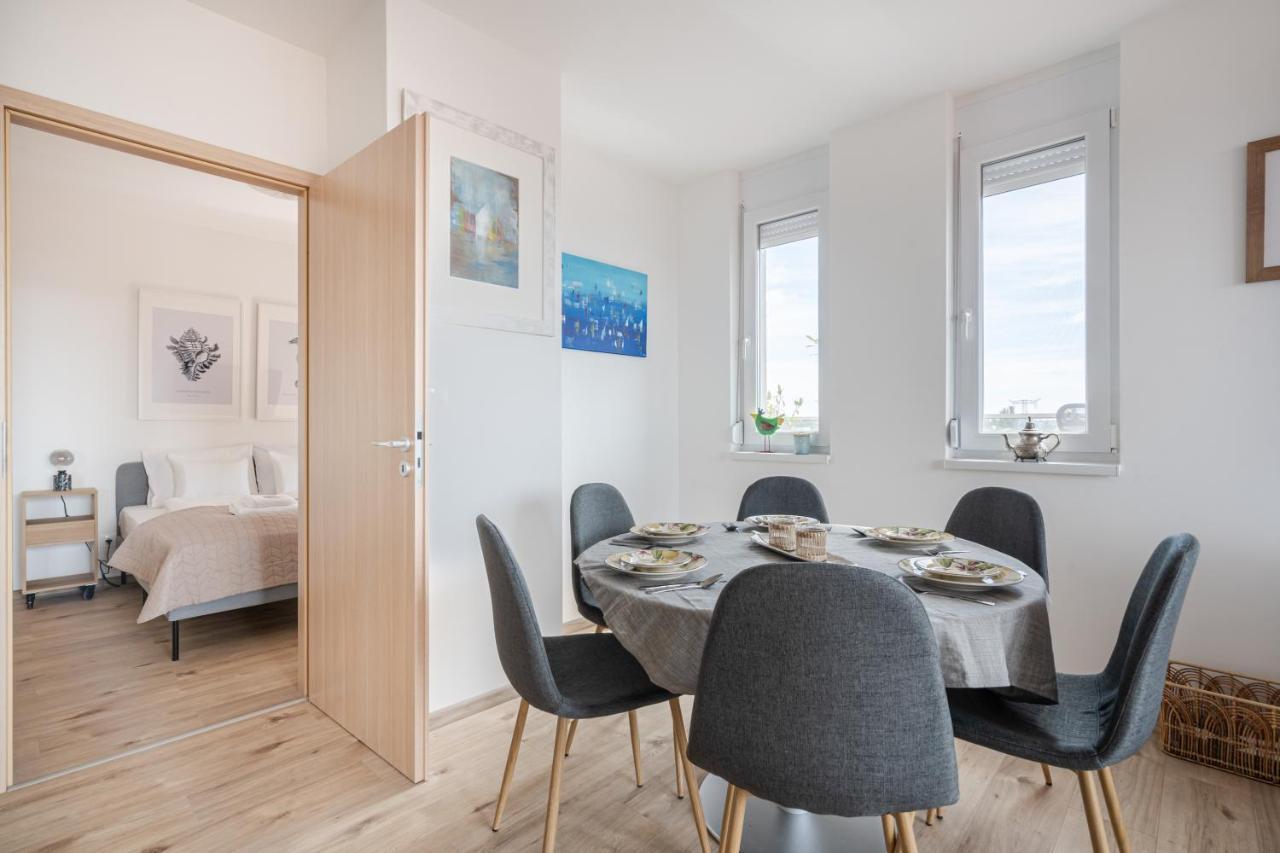 Sunset Towers Apartment *
