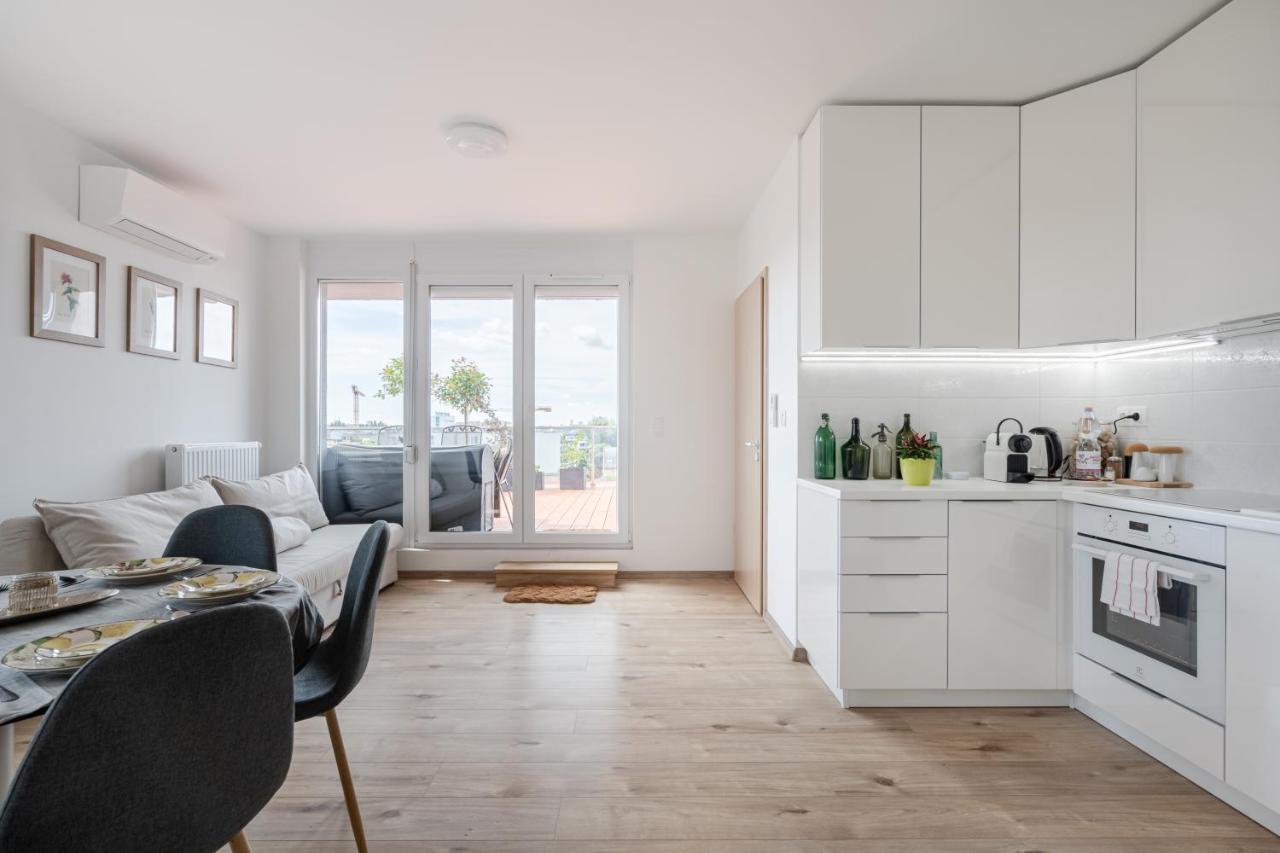 Sunset Towers Apartament
